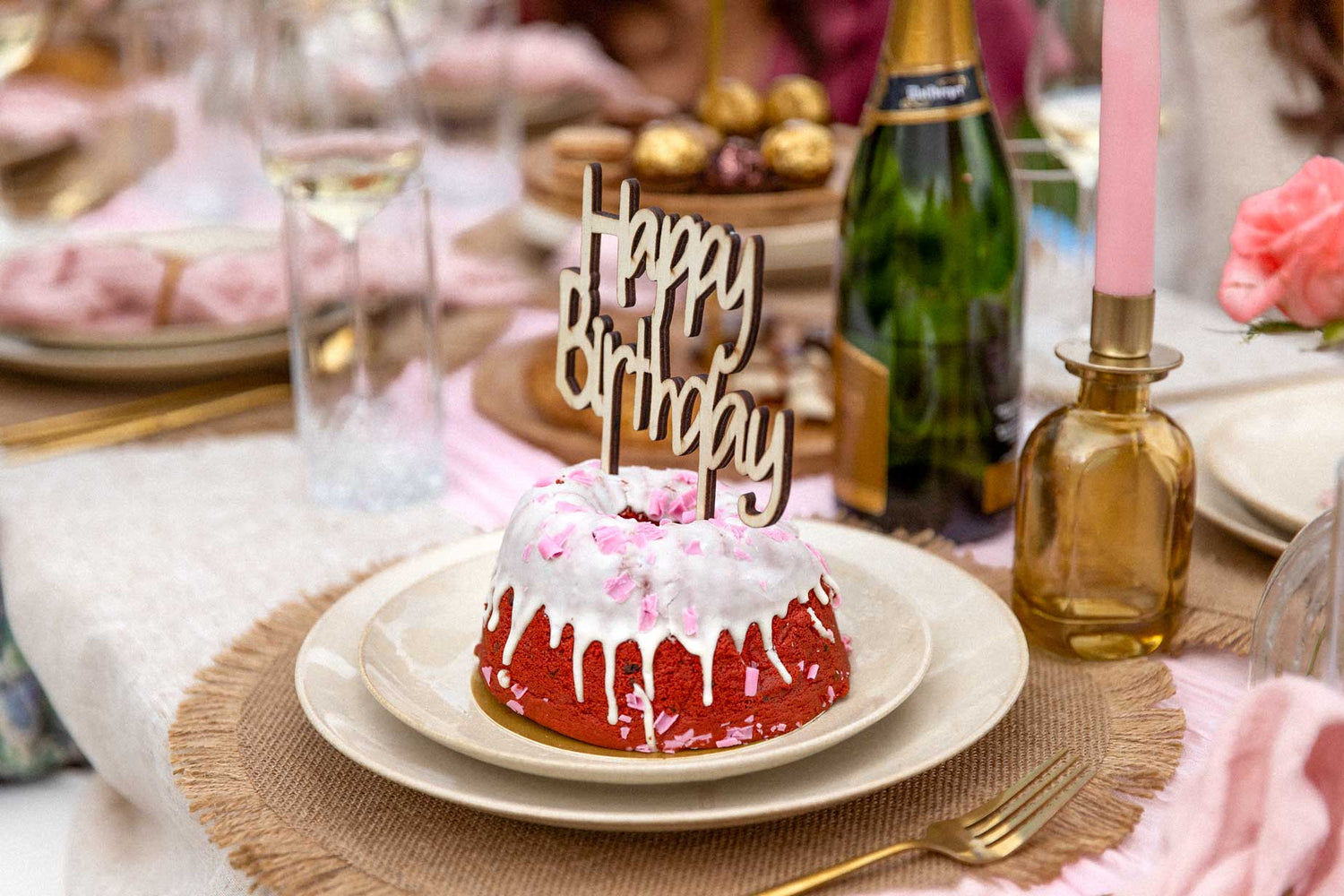 happy birthdy cake at luxury picnic in park